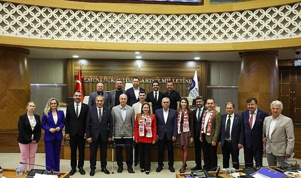  Antalya B&uuml;y&uuml;kşehir Belediye Meclisi'nden Antalyaspor'a destek 