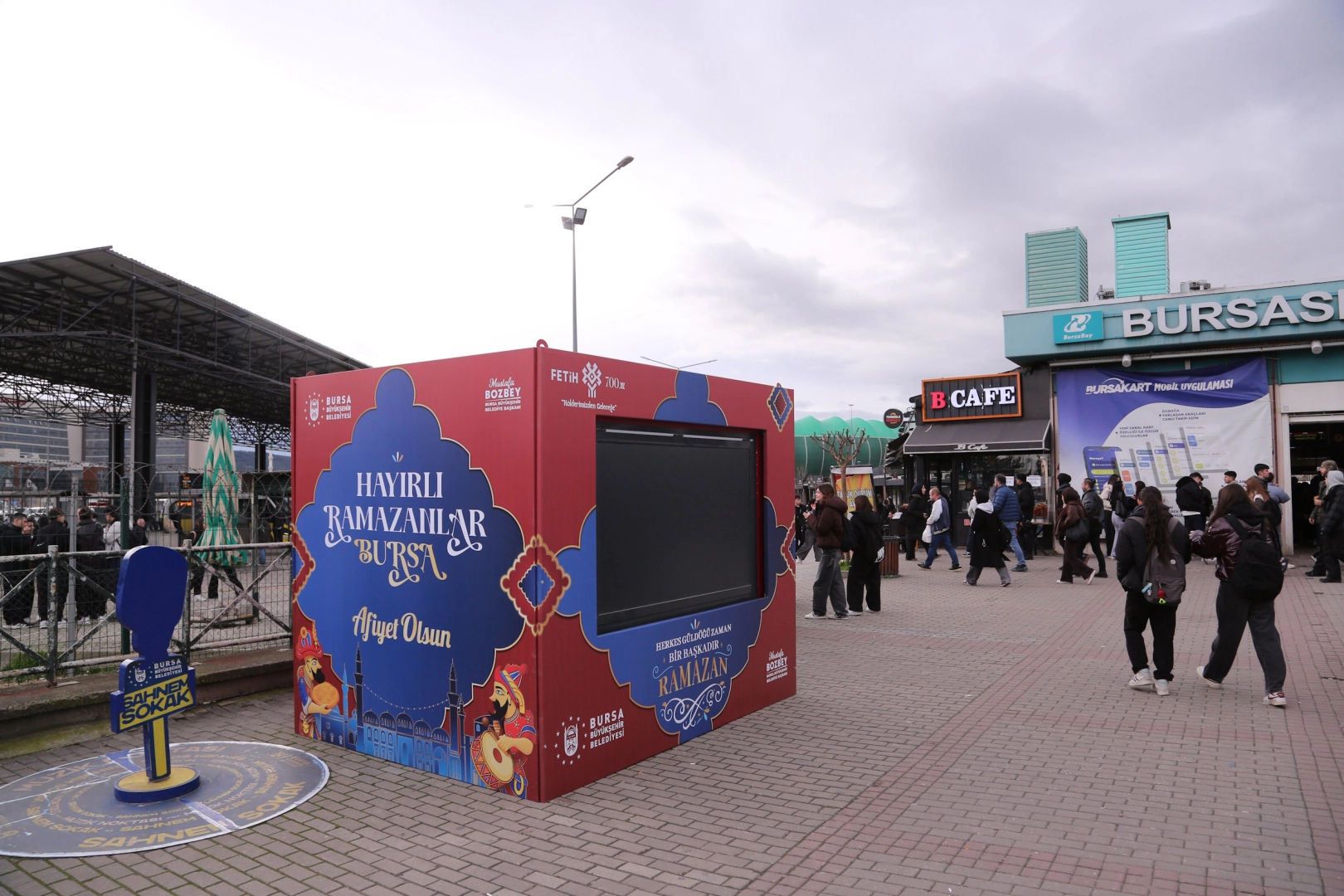 Bursa B&uuml;y&uuml;kşehir iftara yetişemeyenlerin yanında olacak