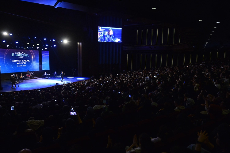 Ahmet Şafak K&uuml;lliye&rsquo;de Ramazan konseri verdi