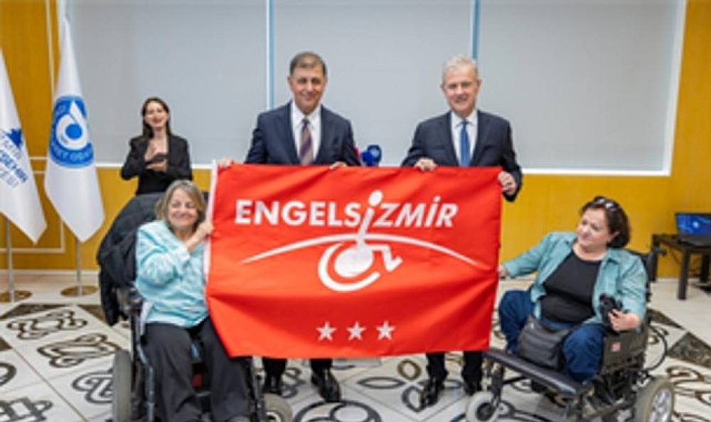 İzmir Ticaret Odası'nda Kırmızı Bayrak gururu