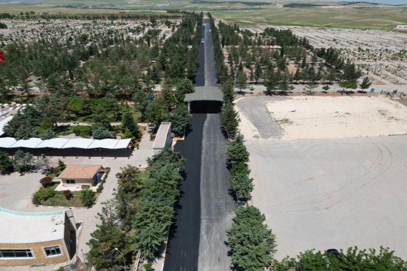 Yeni Asri Aile Mezarlığı&rsquo;nda ulaşım konforu artırıldı