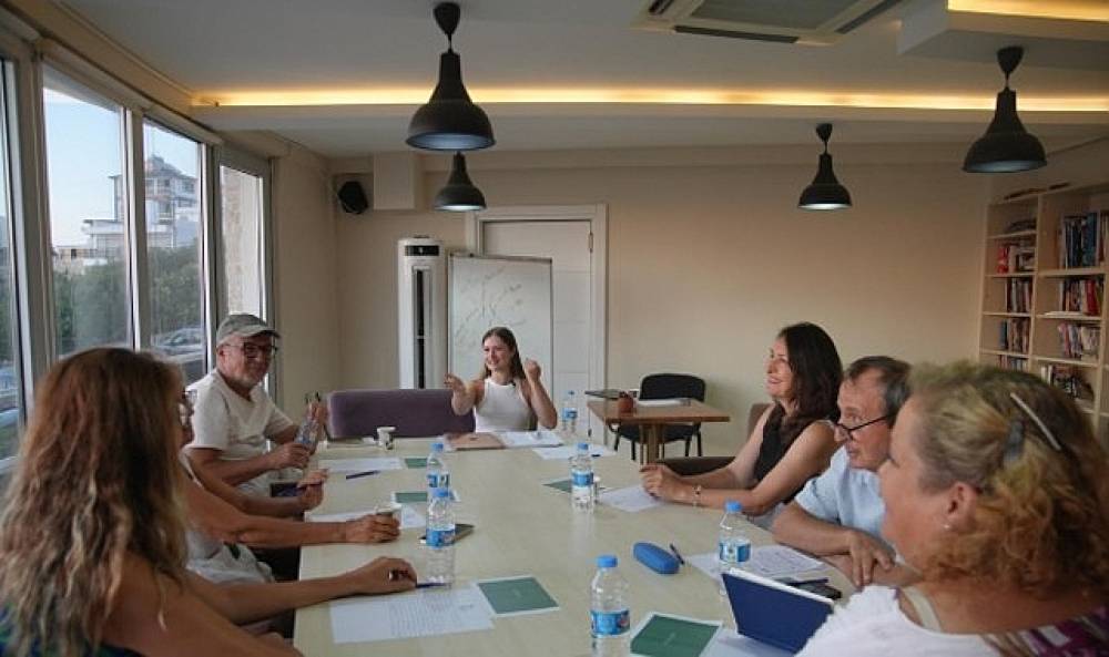 "Yaşamdan Yazıya" At&ouml;lyesi ilk buluşmasını ger&ccedil;ekleştirdi