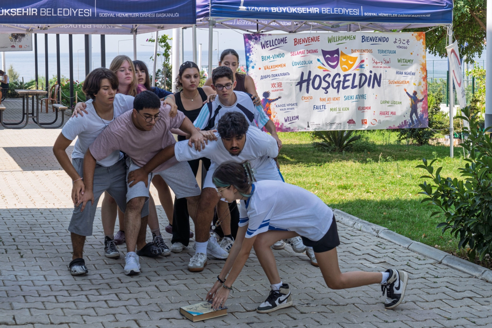 İzmir&rsquo;de gen&ccedil;ler ortak hik&acirc;yeler yazıyor