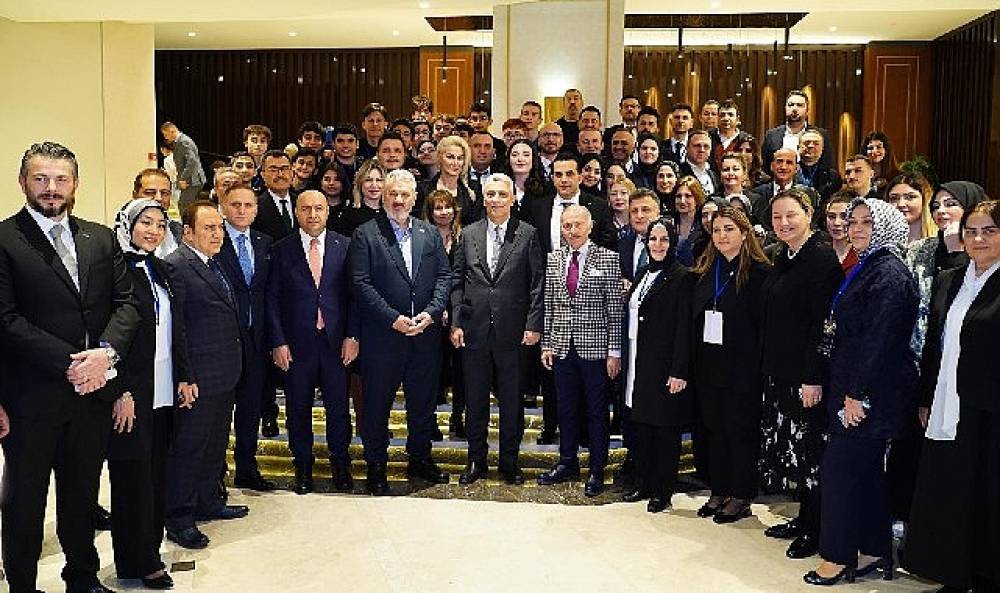 Bakan Bolat İSTAF İftarında Konuştu &ldquo;Bir Sofra Binlerce Dua" D&uuml;nyaya Umut Oldu