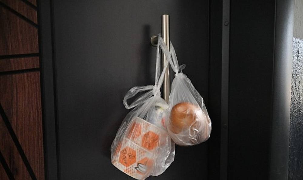 Manisa B&uuml;y&uuml;kşehir'den Dayanışma Sofraları: 10 Bin Kişiye Sıcak Yemek