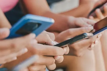 "Dijital Obezite" uyarısı! Fazla i&ccedil;erik t&uuml;ketimi beyni yoruyor
