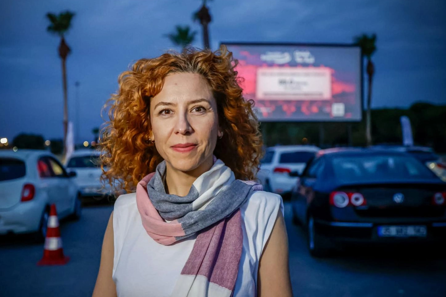 İnciraltı&rsquo;nda arabada sinema keyfi