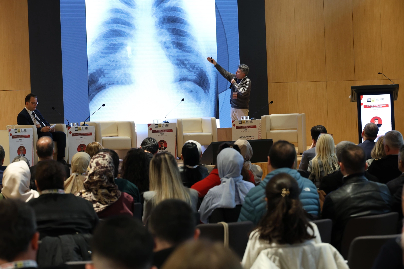 Konya'da 'iş sağlığı ve g&uuml;venliği' paneli