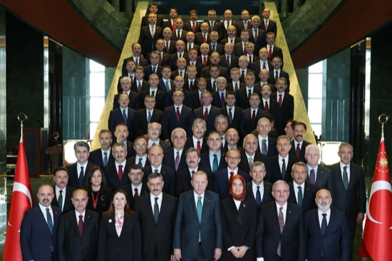 Cumhurbaşkanı Erdoğan&rsquo;dan Valilere talimat: İhtiya&ccedil; sahibine siz gidin, kapı kapı dolaşın