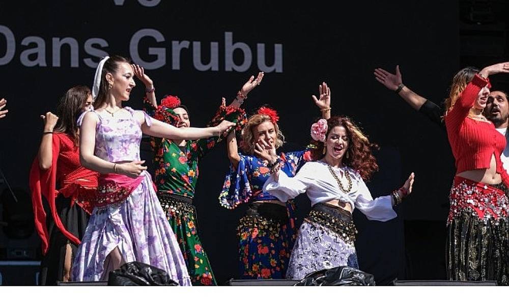 Gen&ccedil;lik coşkusu Milli İrade Meydanı'nda zirve yaptı