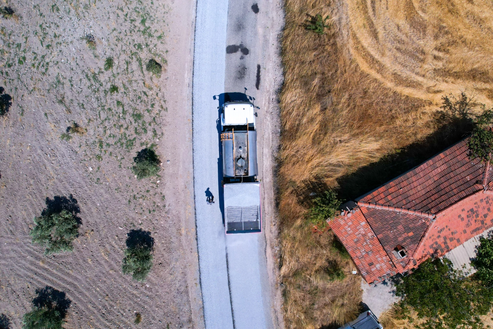 Manisa Soma&rsquo;da asfalt &ccedil;alışmaları devam ediyor