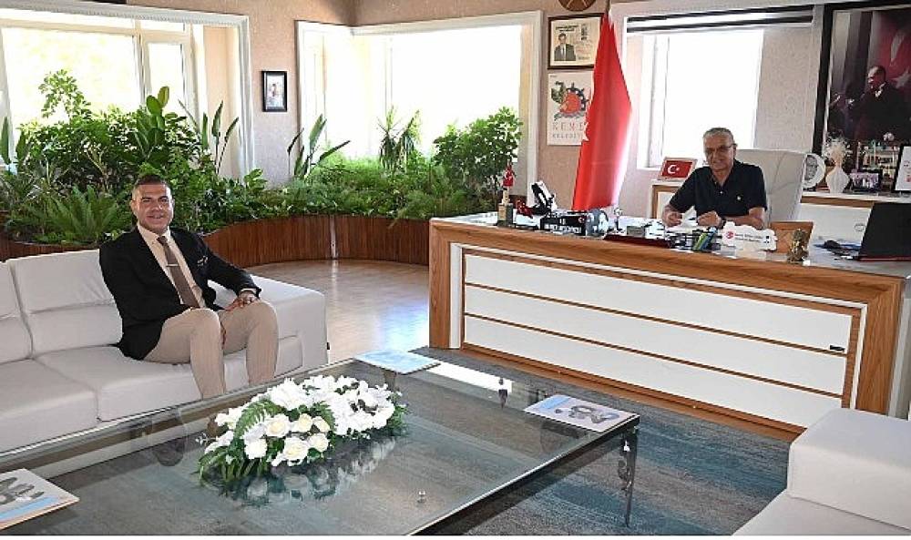 Uğur Okulları Kemer Şube M&uuml;d&uuml;r&uuml; Bayram'dan Başkan Topaloğlu'na ziyaret