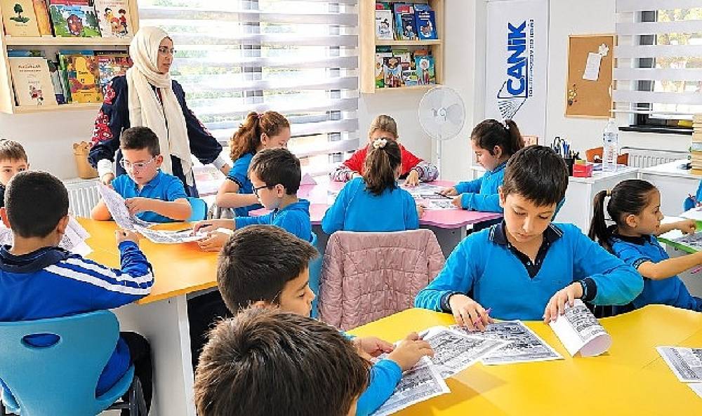 Canik'te Kitaplar &Ccedil;ocuklarla, &Ccedil;ocuklar Bilgiyle Buluşuyor