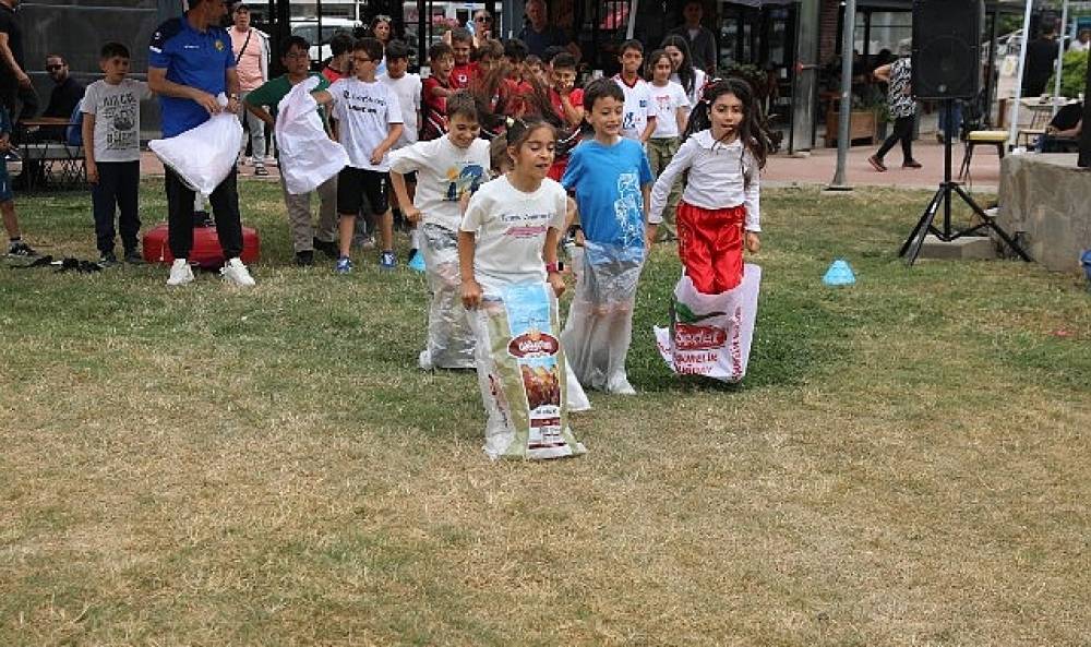 Sığacık'ta 19 Mayıs'a yakışan &ccedil;oşku