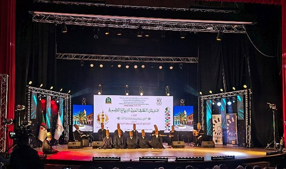 Konya B&uuml;y&uuml;kşehir Tasavvuf Musikisi ve Sema Topluluğu Cezayir'de G&ouml;n&uuml;llere Dokundu