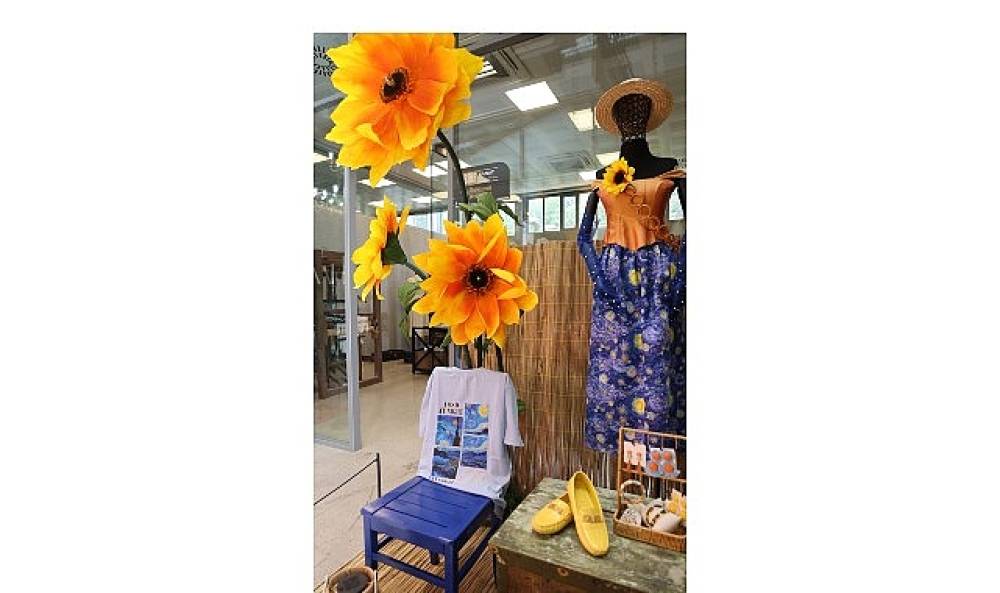 Moda Akademisi'nde g&ouml;rsel tasarımlar vitrine &ccedil;ıktı