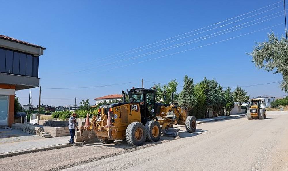 Asfalt Sezonunda Sel&ccedil;uklu'nun Yol Konforu Artmaya Devam Ediyor