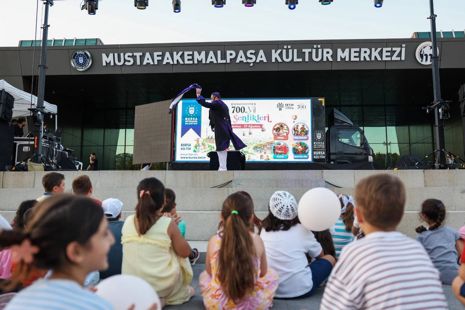 Bursa'da 700. Yıl İl&ccedil;e Şenlikleri'nde Mustafakemalpaşa heyecanı