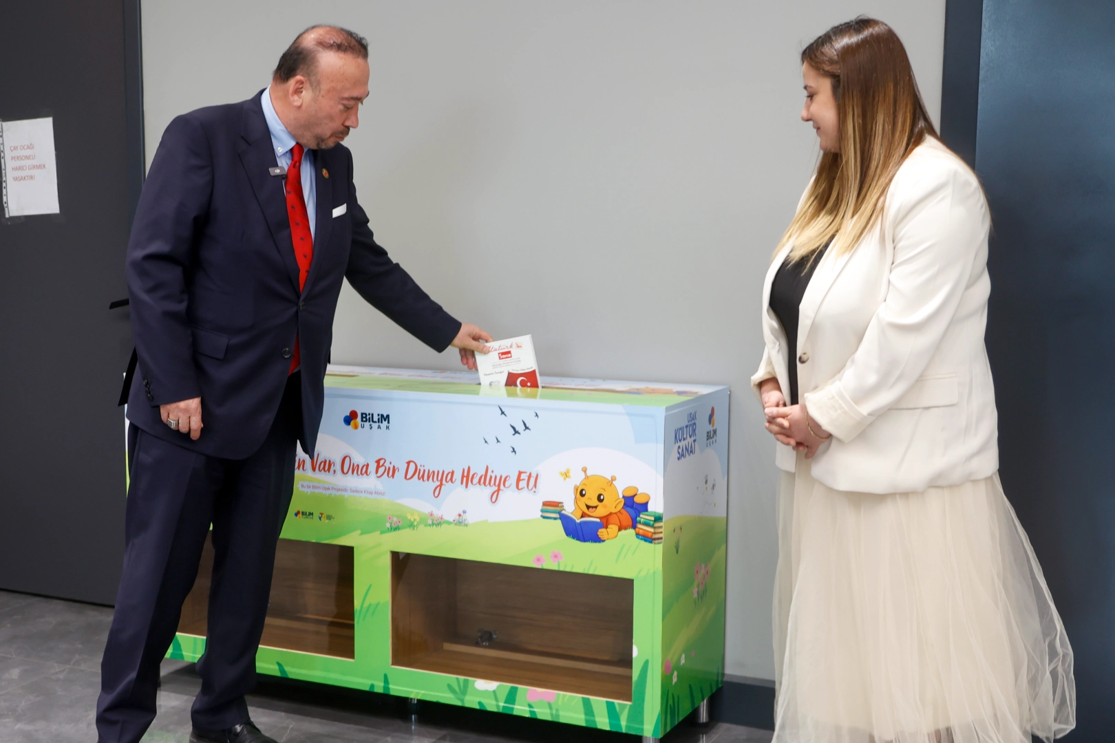 Kitap Kumbarası k&ouml;y okullarında