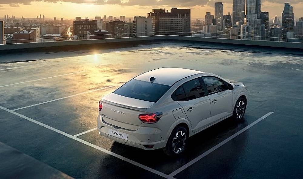 Yenilenen Dacia &Uuml;r&uuml;n Ailesi, En Yeni &Uuml;yesiyle Yollarda: Dacia Logan