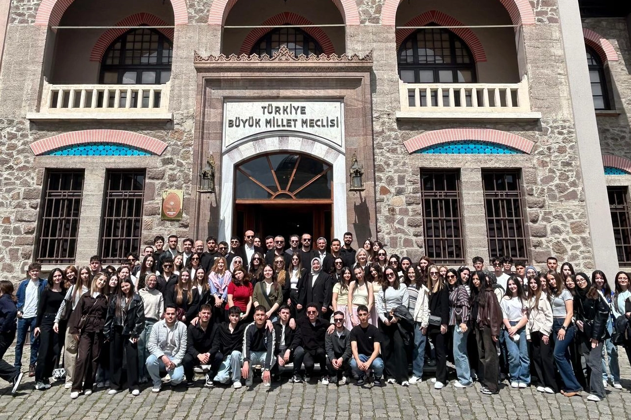 İzmitli &ouml;ğrenciler Ankara&rsquo;da motivasyon depoladı