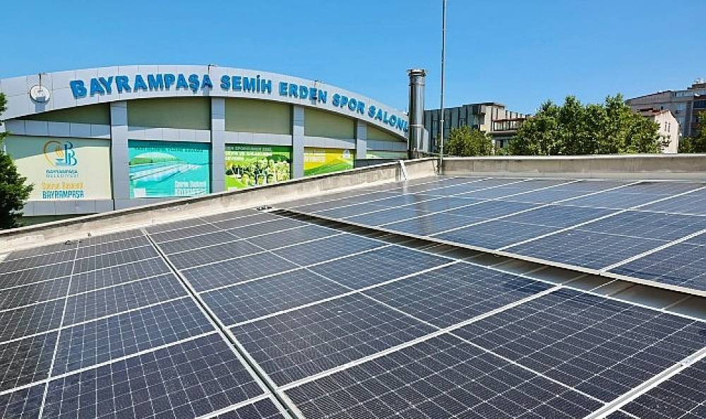Bayrampaşa'da y&uuml;zme havuzu enerjisini g&uuml;neşten alacak