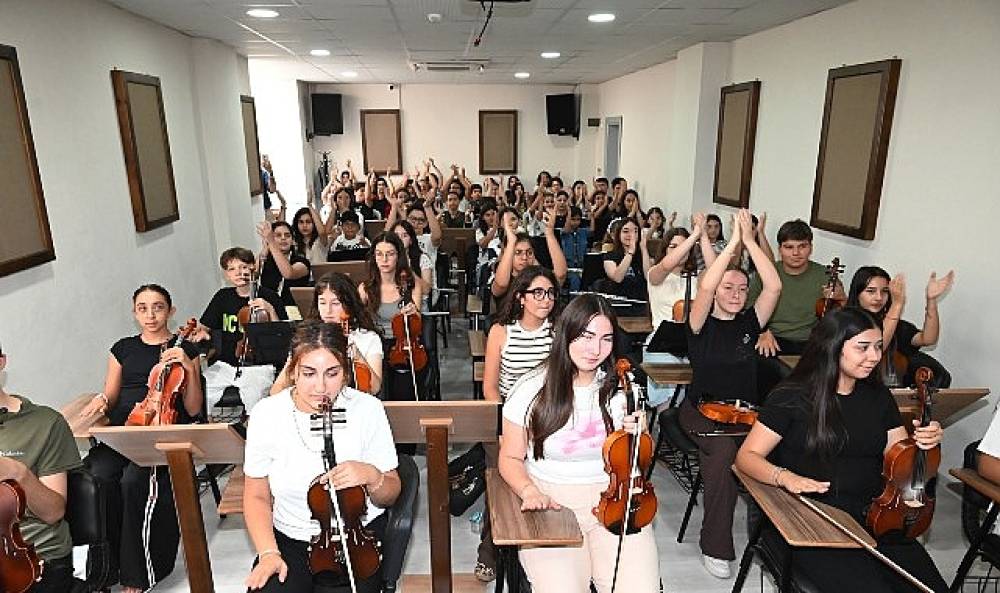Kemer'de 30 Ağustos Zafer Bayramı hazırlıkları s&uuml;r&uuml;yor