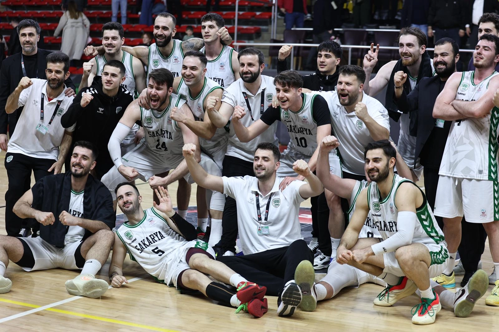 Sakarya&rsquo;da B&uuml;y&uuml;kşehir Basketbol&rsquo;dan farklı galibiyet
