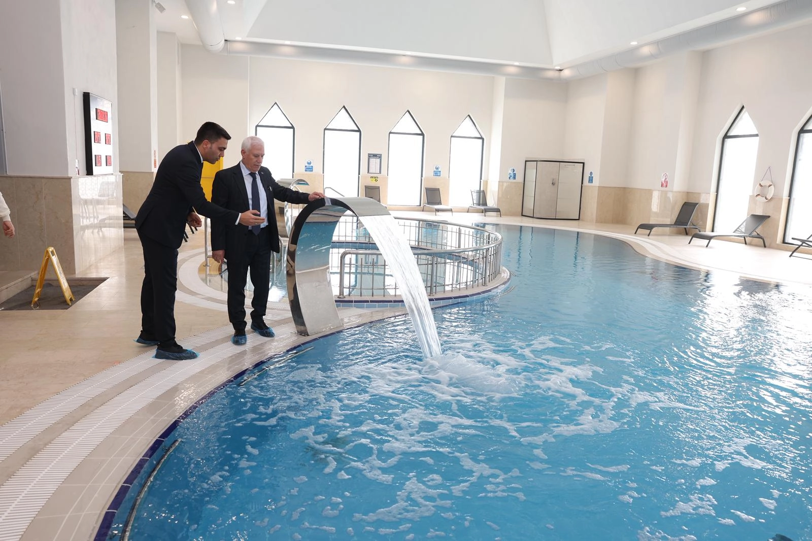 Bursa'ya &ouml;nemli bir destinasyon daha... Gemlik Termal Tesisi hizmete girdi