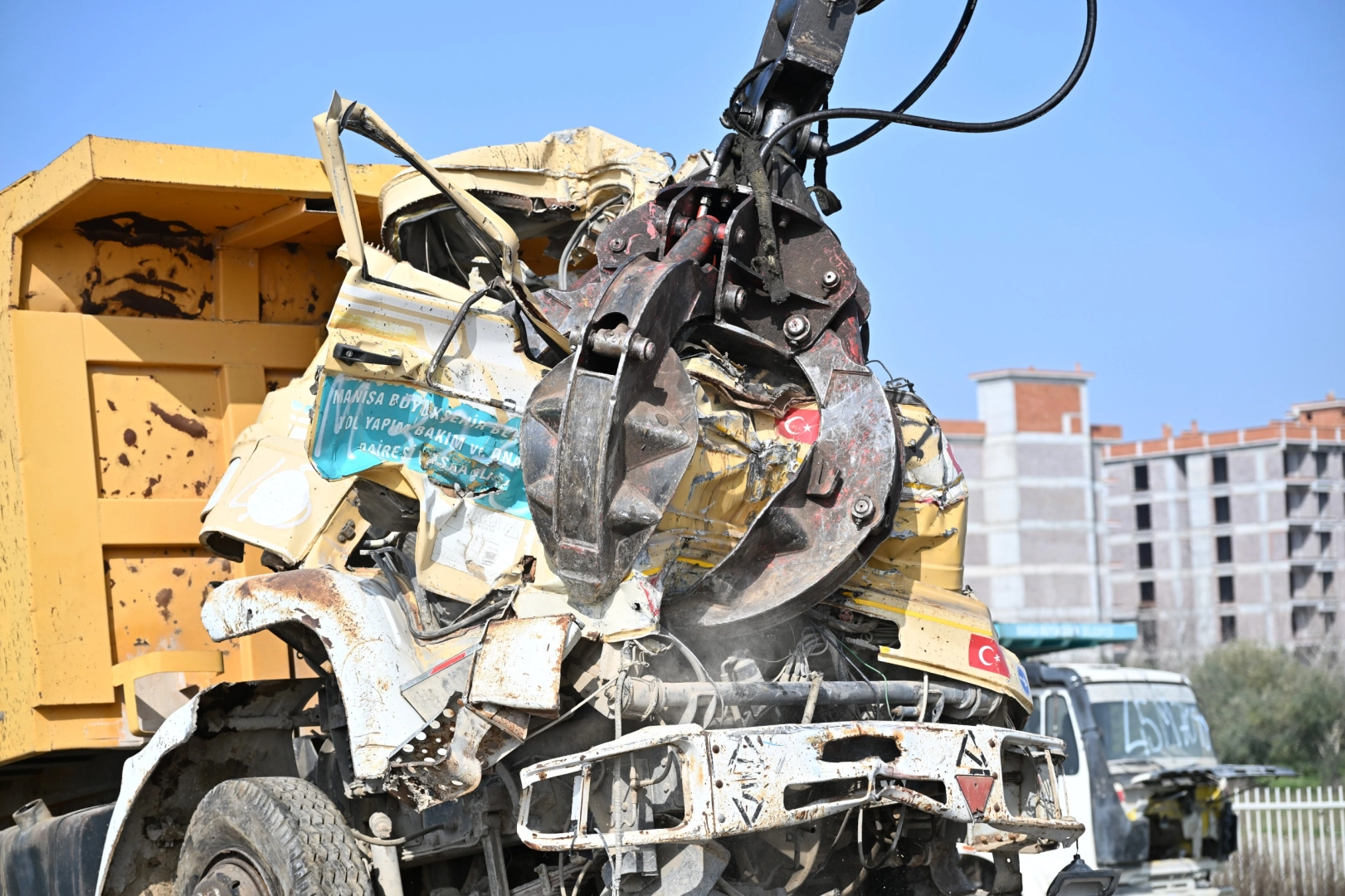 Manisa&rsquo;da hurda ve sahipsiz ara&ccedil;lar MKE&rsquo;ye sevk edildi