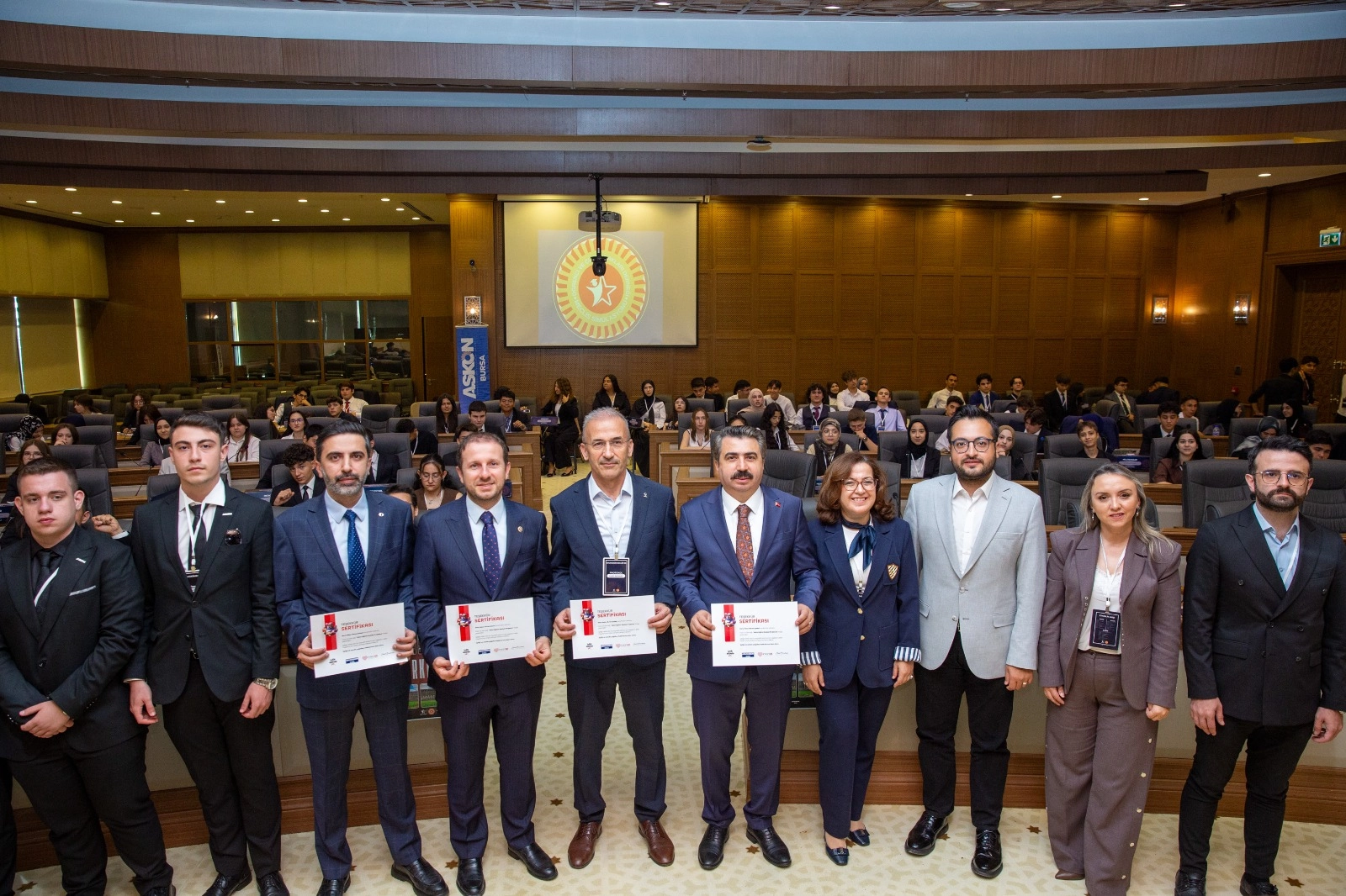 180 gencin sesi Bursa'dan y&uuml;kseldi