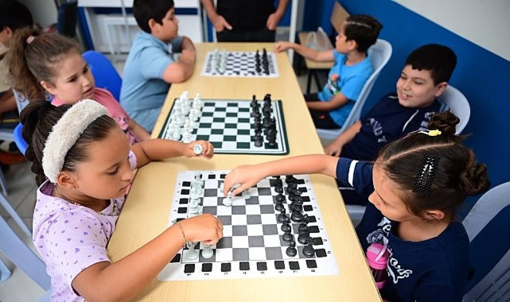 Aydın B&uuml;y&uuml;kşehir Belediyesi'nin Satran&ccedil; Eğitimleri S&uuml;r&uuml;yor