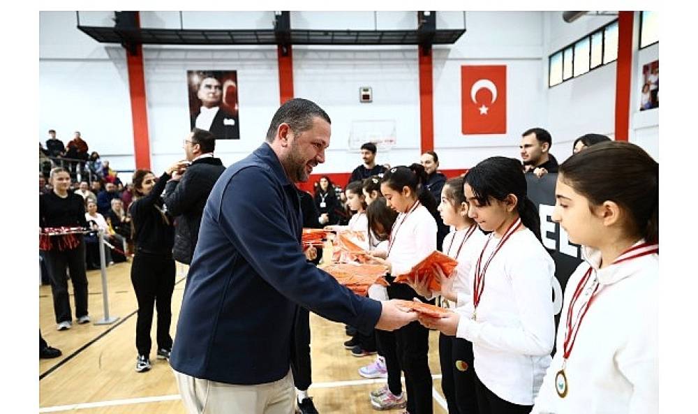 Bal&ccedil;ova'daki Spor Turnuvasında Ortak Duruş: &ldquo;Elinizi Zorbalığa Değil, Dostluğa Kaldırın"