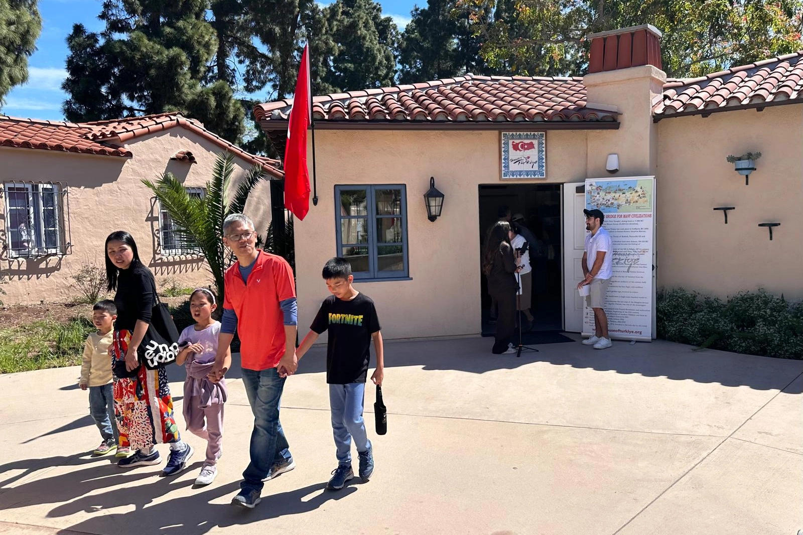 Gurbette bir T&uuml;rk Evi: San Deiego'da kalpleri ısıtan buluşma noktası