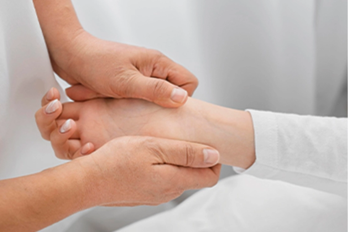 Dijital &ccedil;ağ el ve bilek sağlığını tehdit ediyor