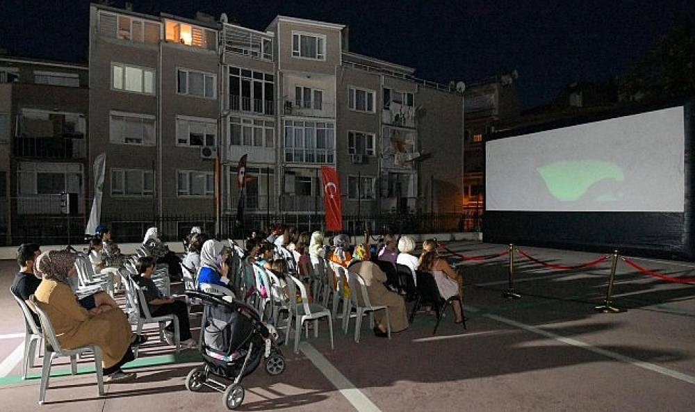 Osmangazi'de Yaz Akşamları A&ccedil;ık Hava Sinemasıyla Şenleniyor