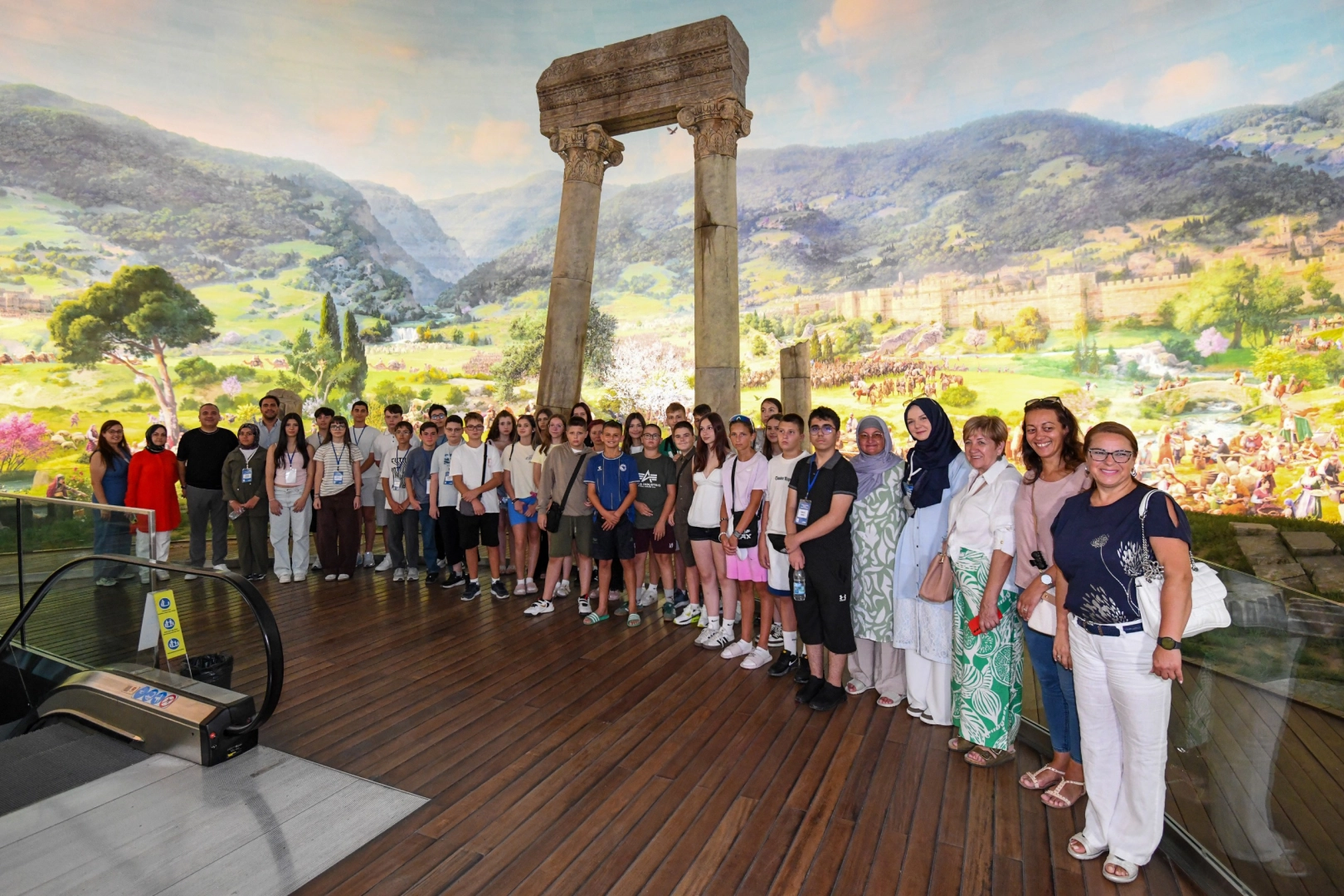 Kardeş şehirlerin gen&ccedil;leri Bursa Osmangazi'de buluştu