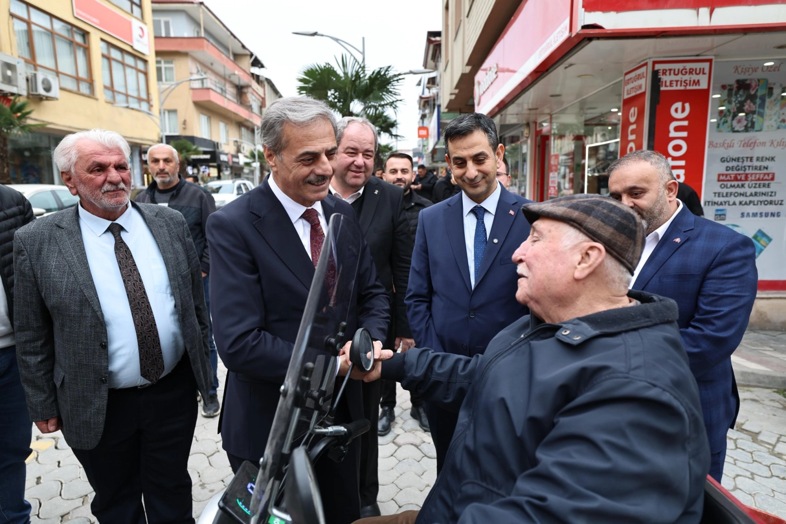 Başkan Alemdar&nbsp;Sakarya Pamukova&rsquo;da&nbsp;hemşehrileriyle buluştu