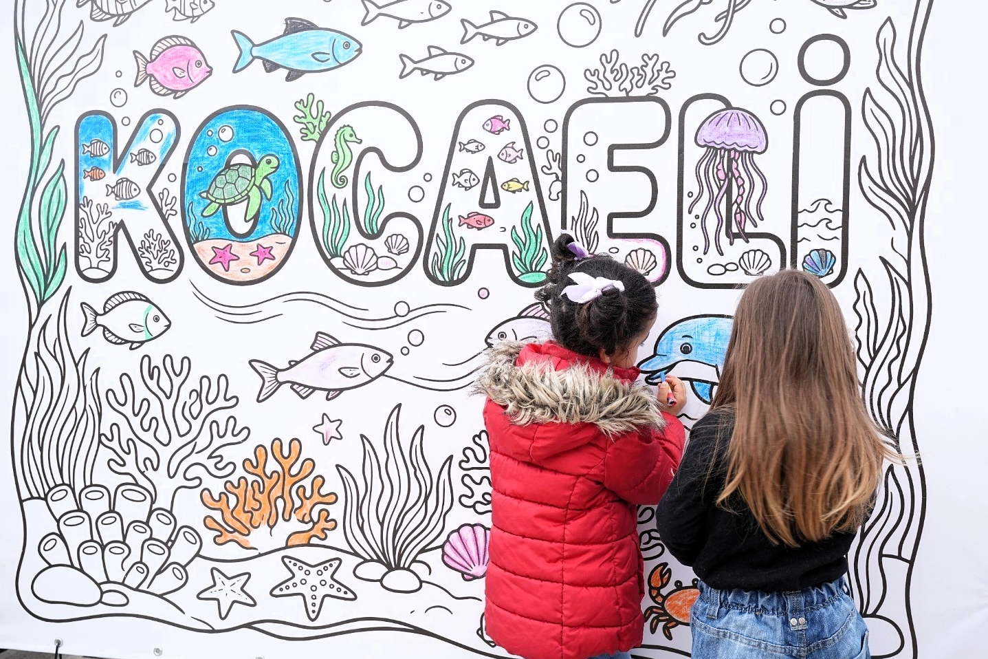 Kocaeli'de dev k&uuml;p, &ccedil;ocukların d&uuml;nyası ile renklendi