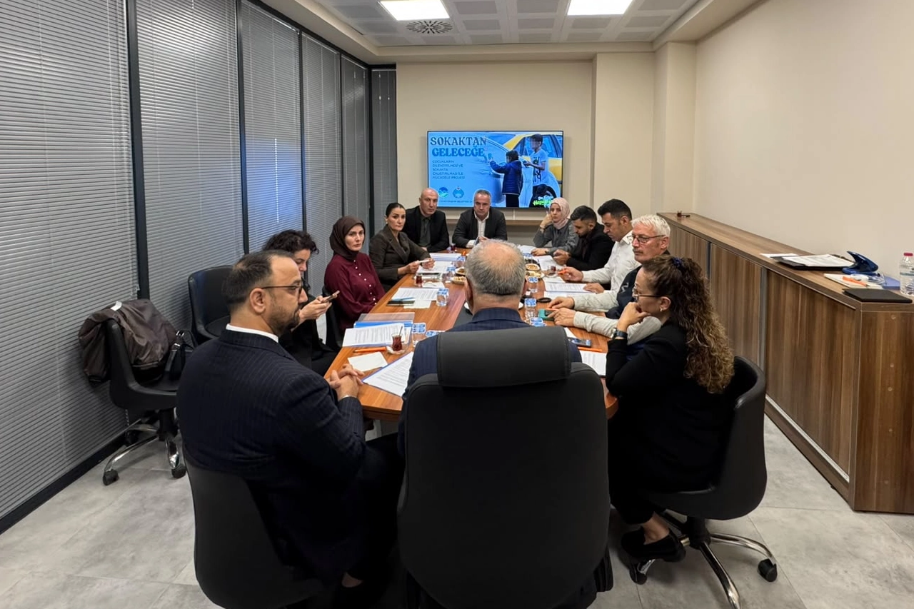 Sakarya'da &lsquo;Sokaktan Geleceğe&rsquo; projesiyle ortak m&uuml;cadele