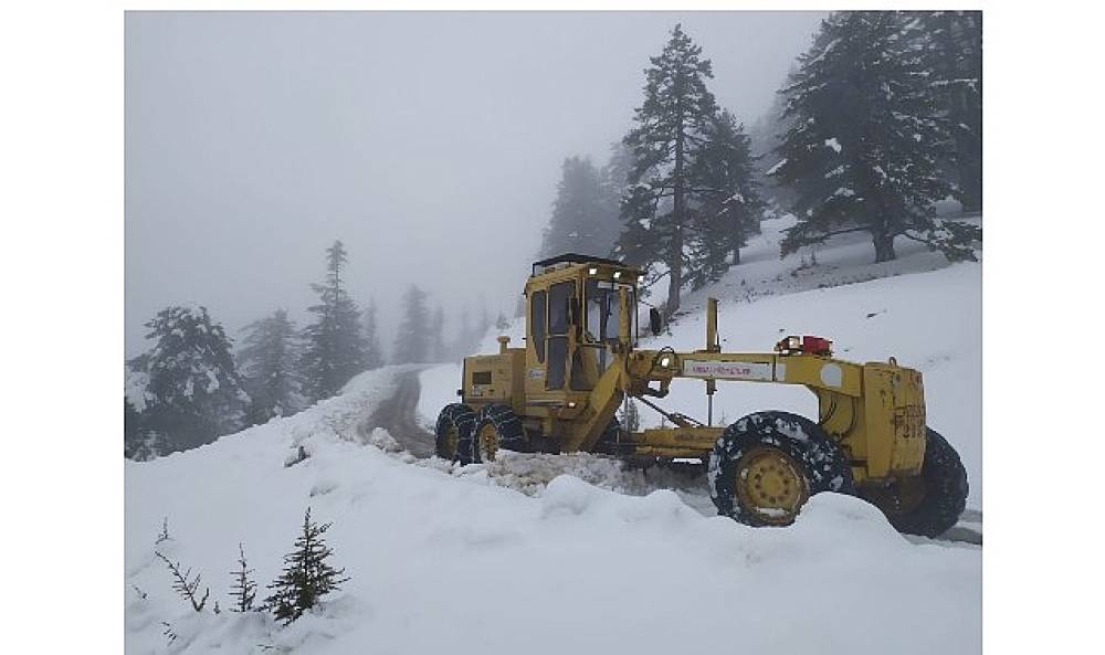  B&uuml;y&uuml;kşehir ekiplerinin karla m&uuml;cadelesi s&uuml;r&uuml;yor