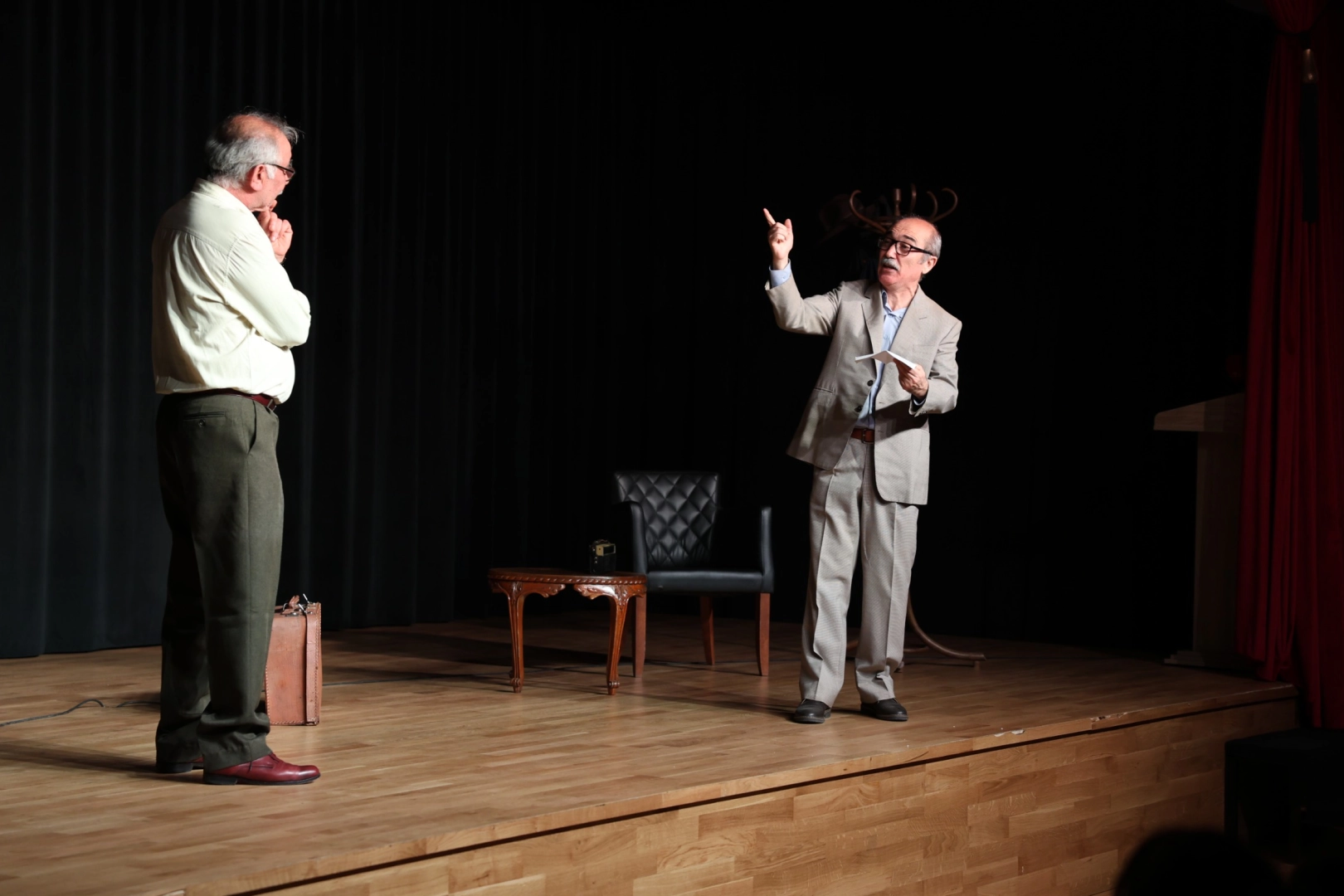 Bursa Osmangazi&rsquo;de perde Orhan Kemal i&ccedil;in a&ccedil;ıldı