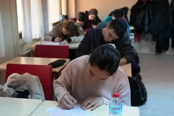 Gen&ccedil;lerin &uuml;niversite yolculuğunda Denizli B&uuml;y&uuml;kşehir desteği