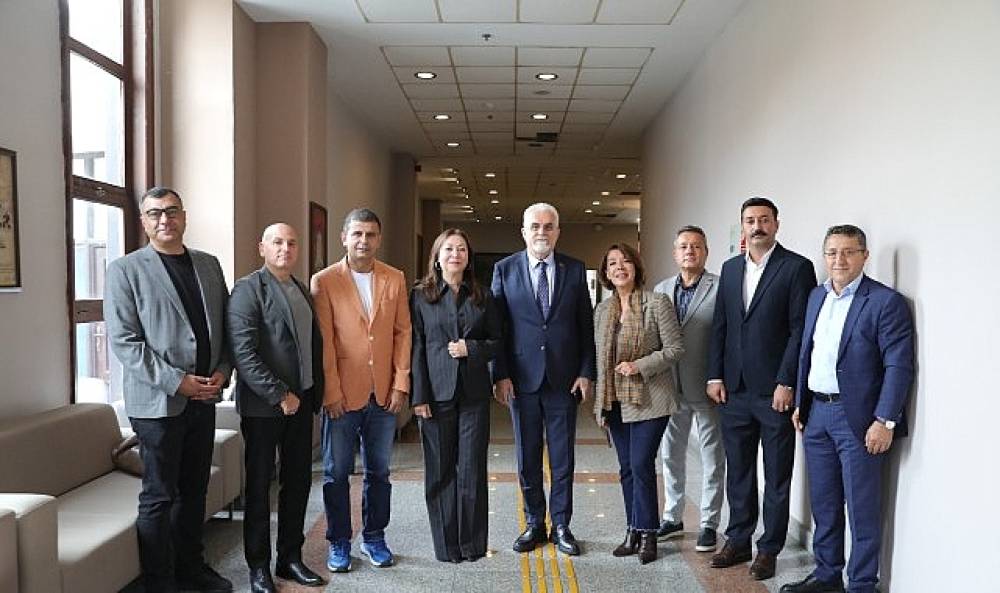 Şehir Tiyatroları İtfaiye Haftası'nda &ldquo;İtfaiyecinin Sırrı" Oyununu Seyirciyle Buluşturdu