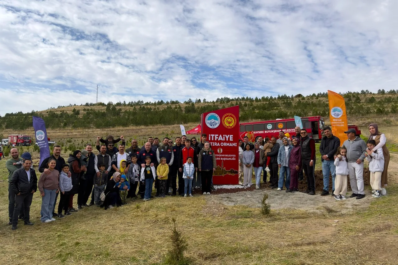 Kayseri İtfaiyesi'nden 100'&uuml;nc&uuml; yıla &ouml;zel etkinlik