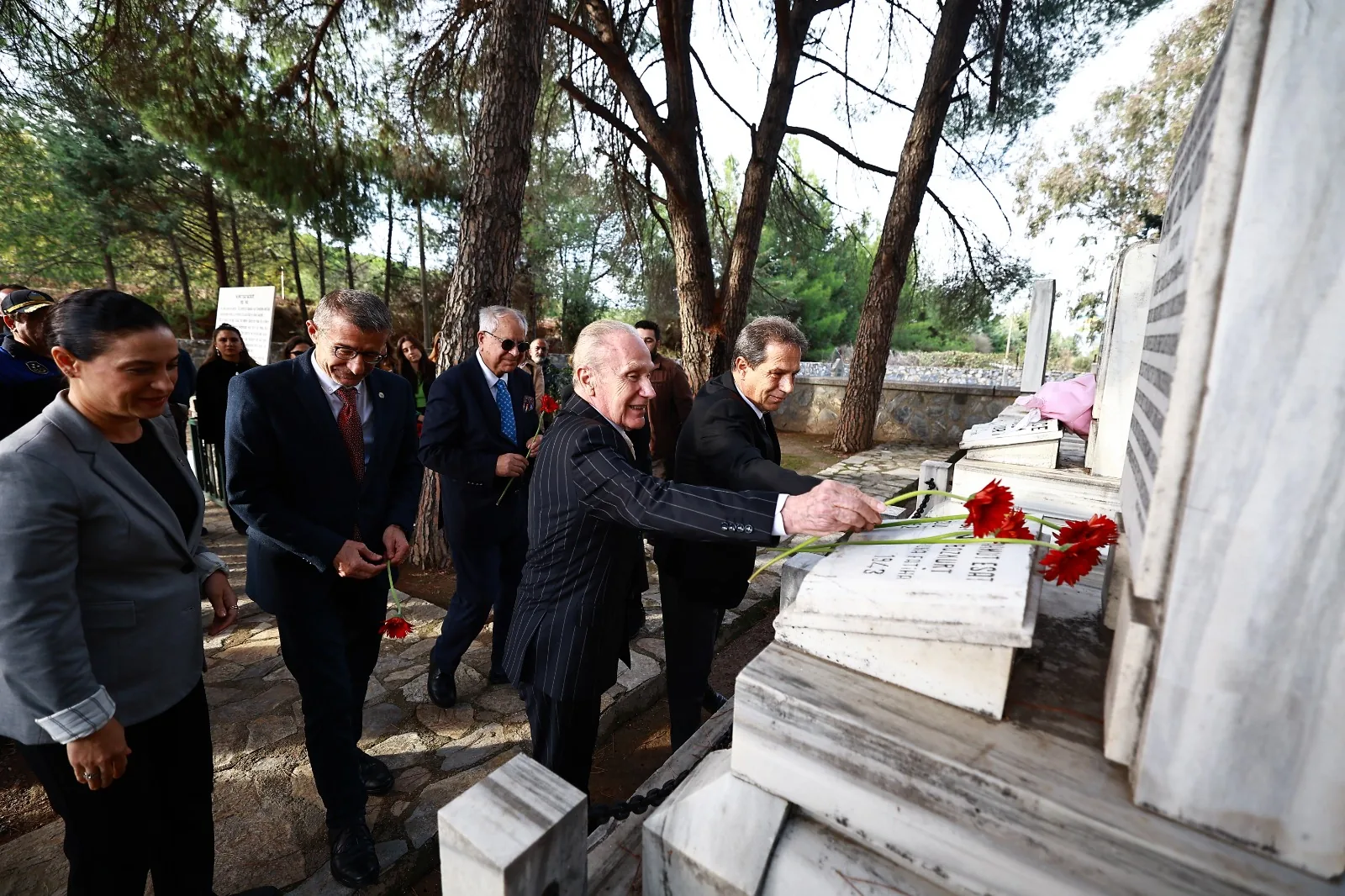 Mahmut Esat Bozkurt Efes Sel&ccedil;uk'ta unutulmadı