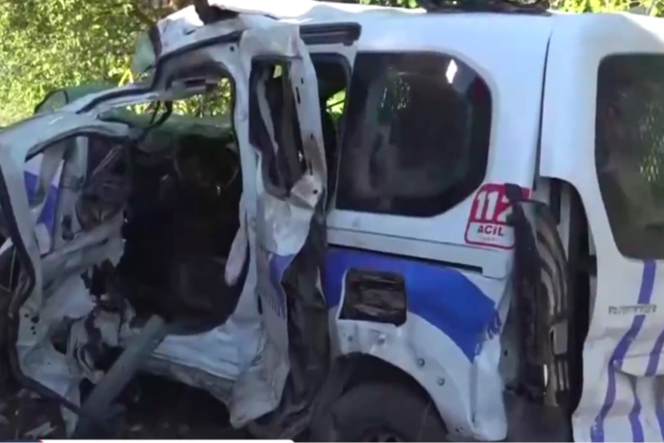 İzmir&rsquo;de zincirleme kaza! 1 polis şehit, 2 kişi hayatını kaybetti