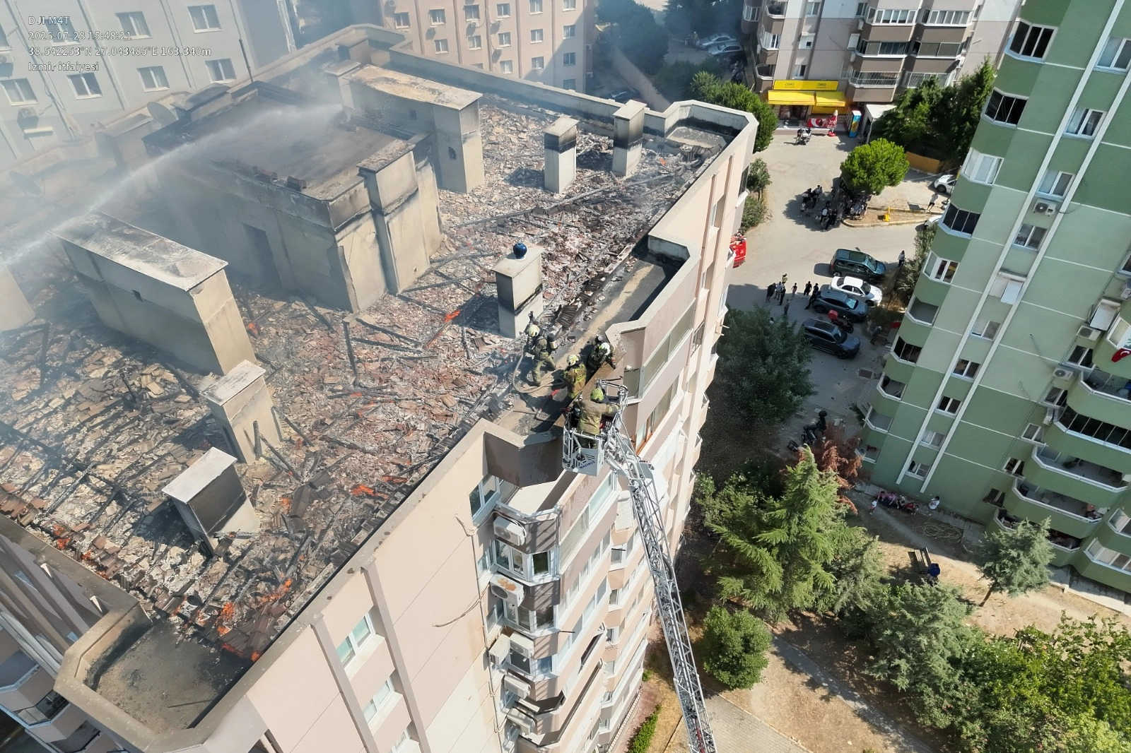 İzmir itfaiyesinin hızlı m&uuml;dahalesi hayat kurtardı