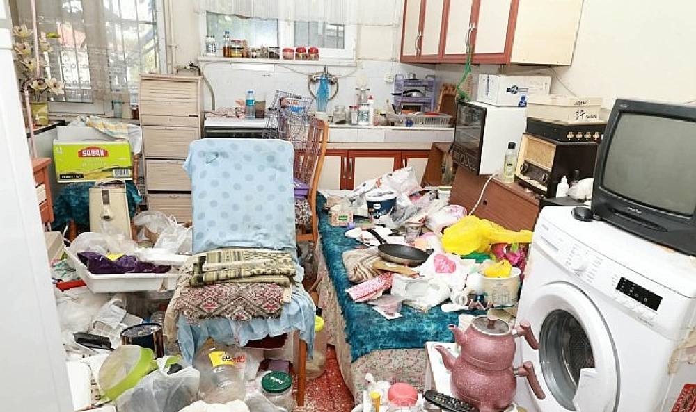 Osmangazi'de K&ouml;t&uuml; Koku Yayan &Ccedil;&ouml;p Ev Temizlendi