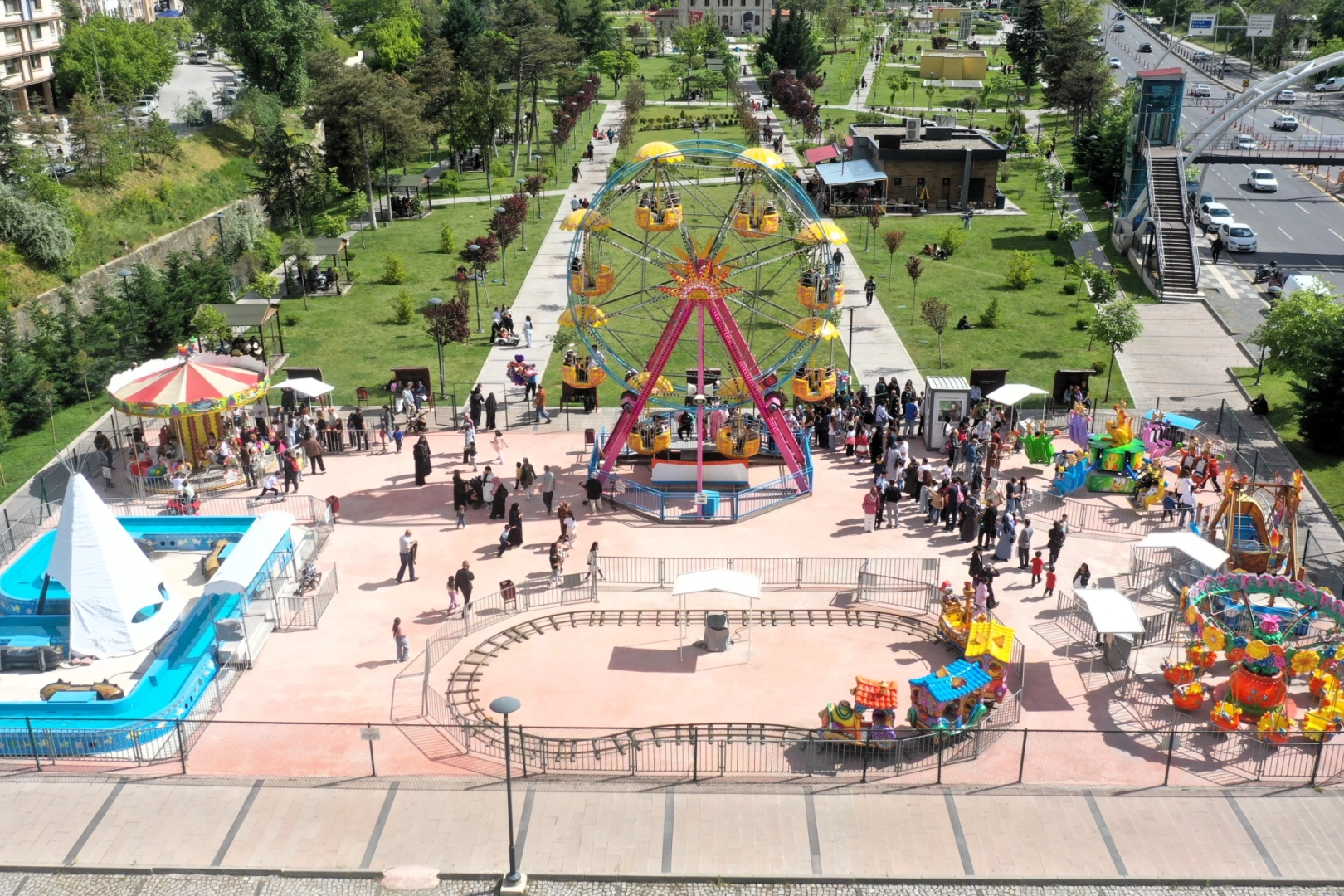 Ke&ccedil;i&ouml;ren'de bayram coşkusu dolu dolu yaşandı
